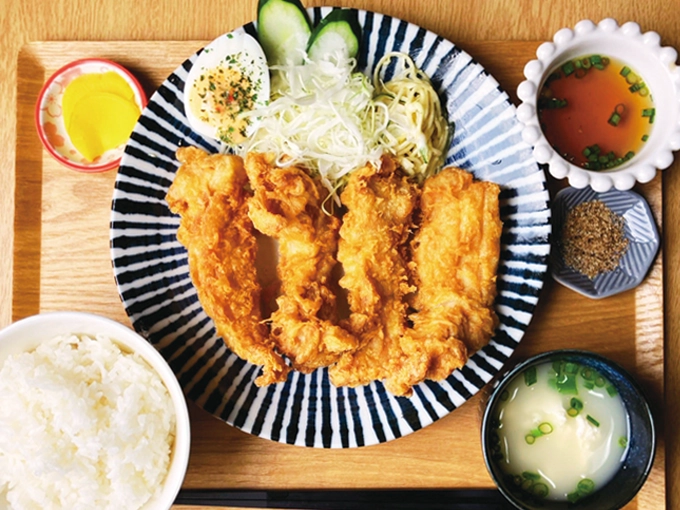 とり天定食（ハーブ塩と和風天つゆ付き）